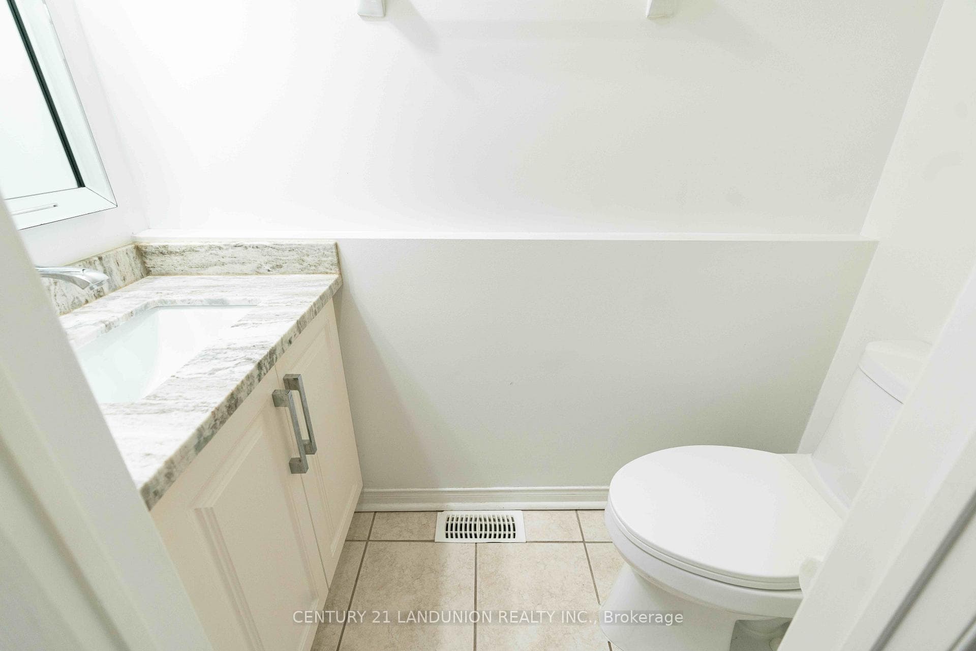 58 Stricker Avenue photo 14