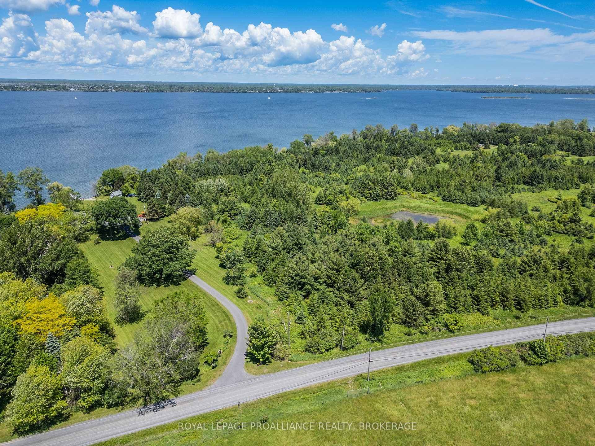 PT LT 18 Front Road photo 3