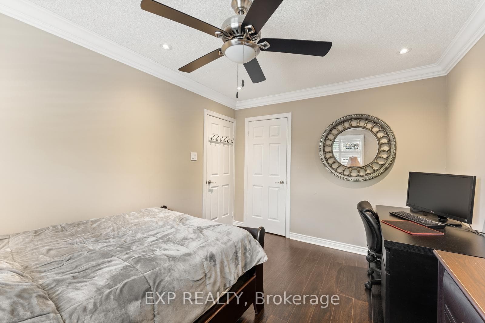 46 Waterbury Street photo 28