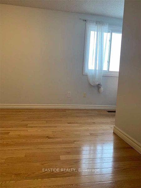 66 Seamist Crescent photo 10
