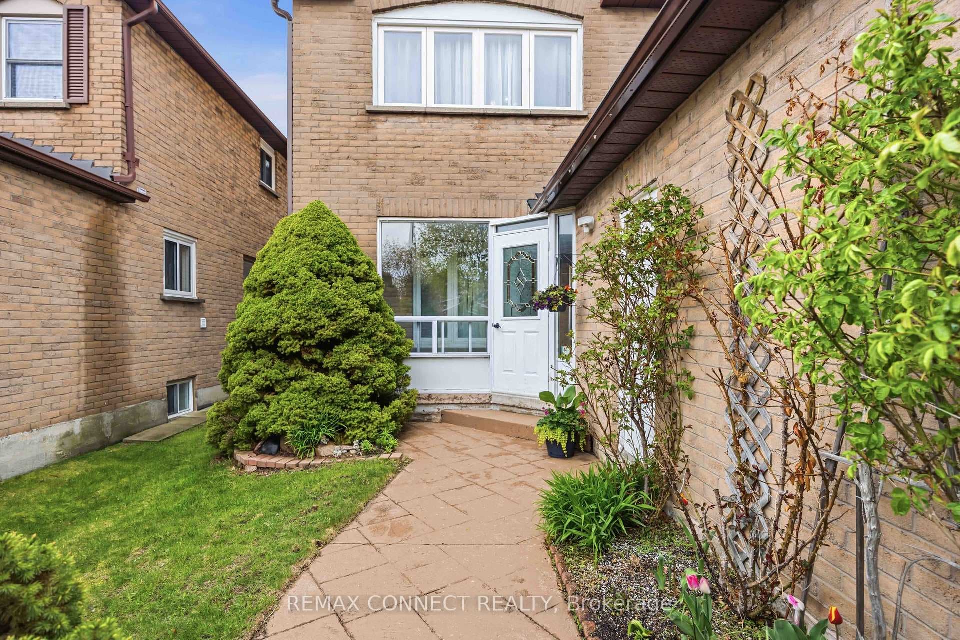 1706 Woodside Lane photo 2
