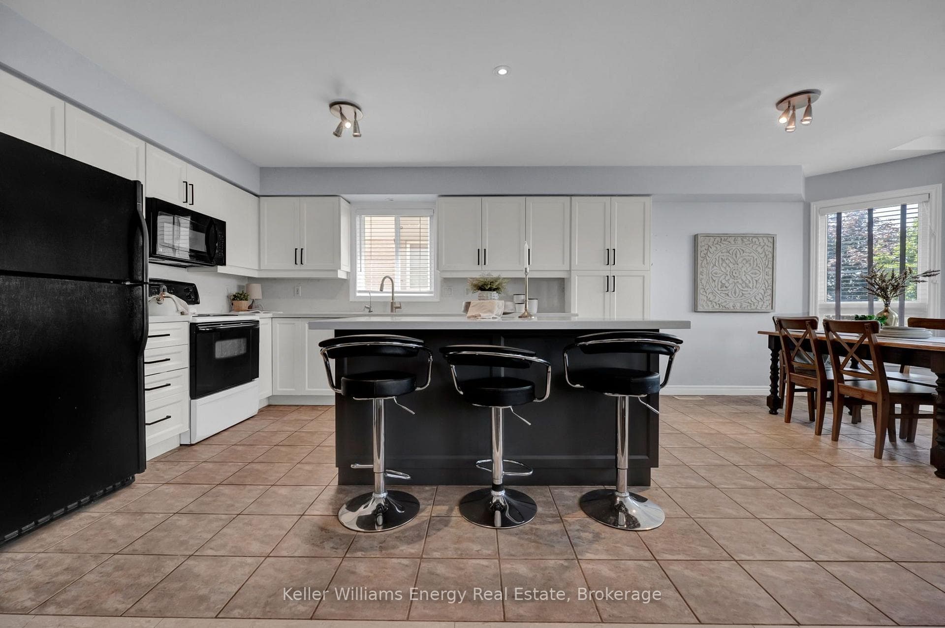 1502 Clearbrook Drive photo 11
