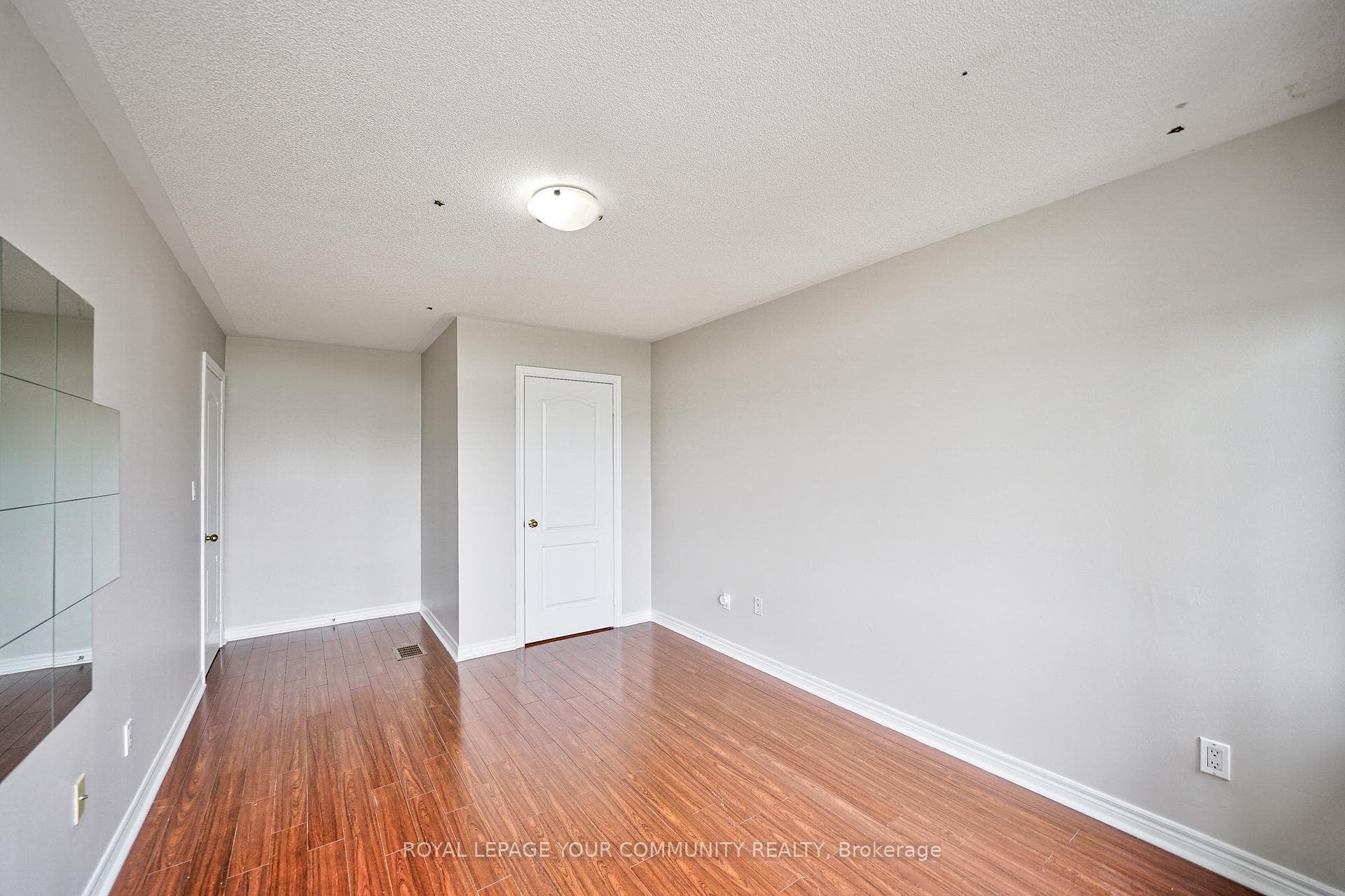 1094 Agram Drive photo 33