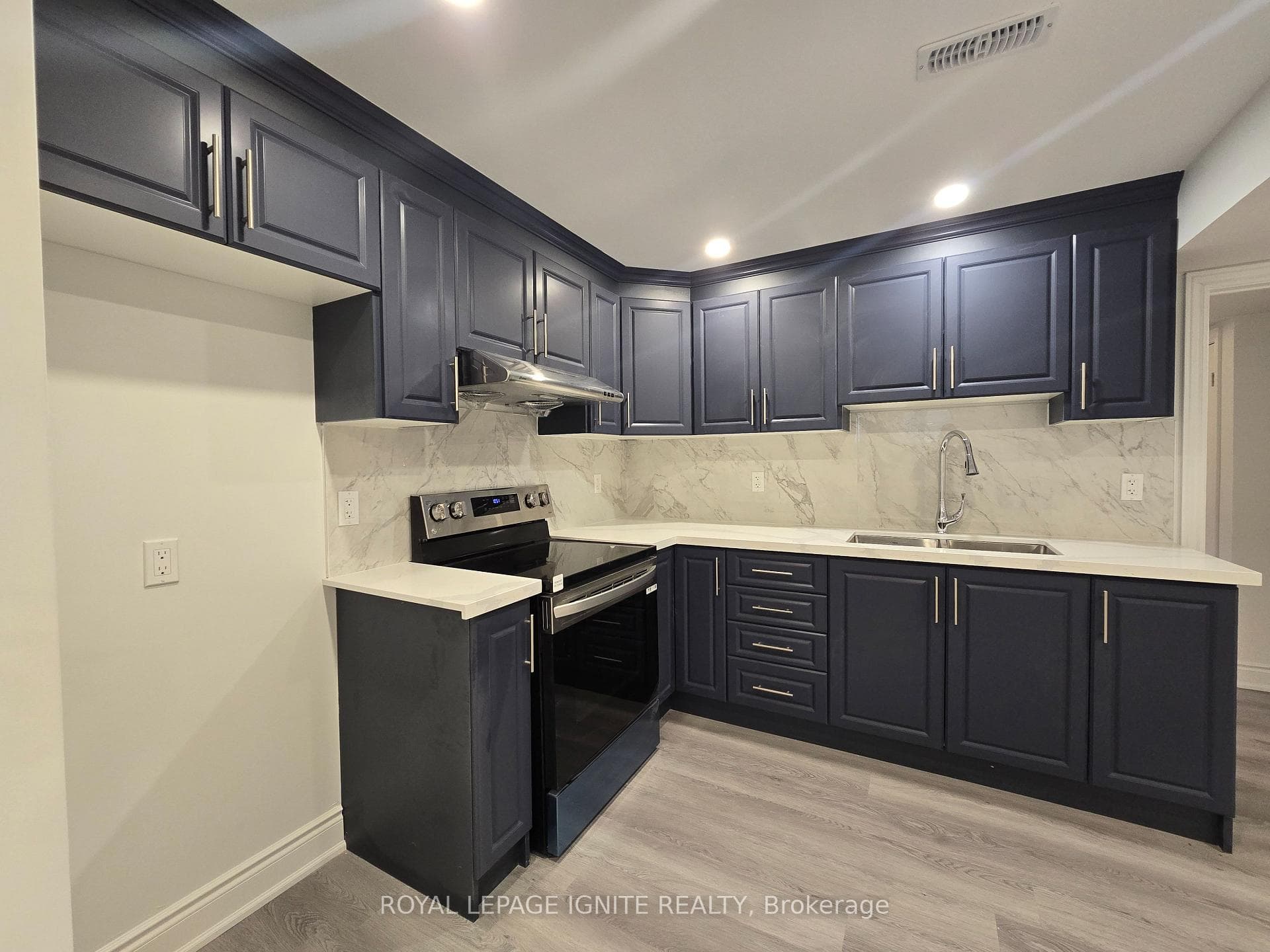 30 Hodgson Road photo 6