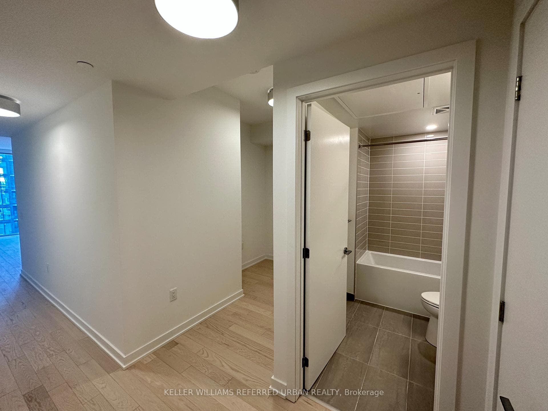 357 King Street Unit 2305 photo 12