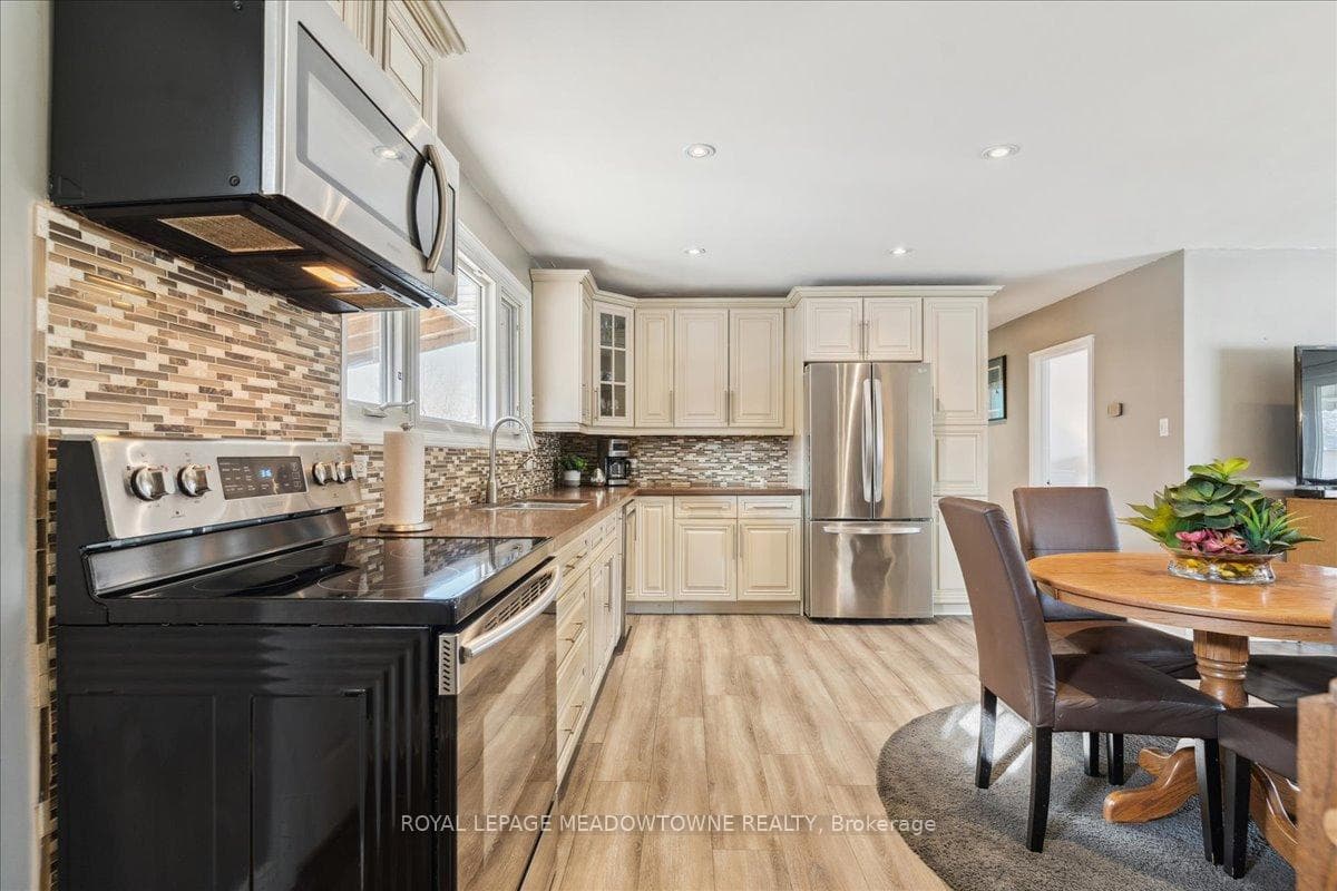 43 Langstone Crescent photo 12