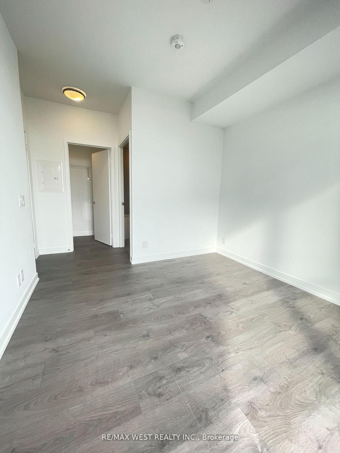 270 Dufferin Street Unit 1207 photo 8