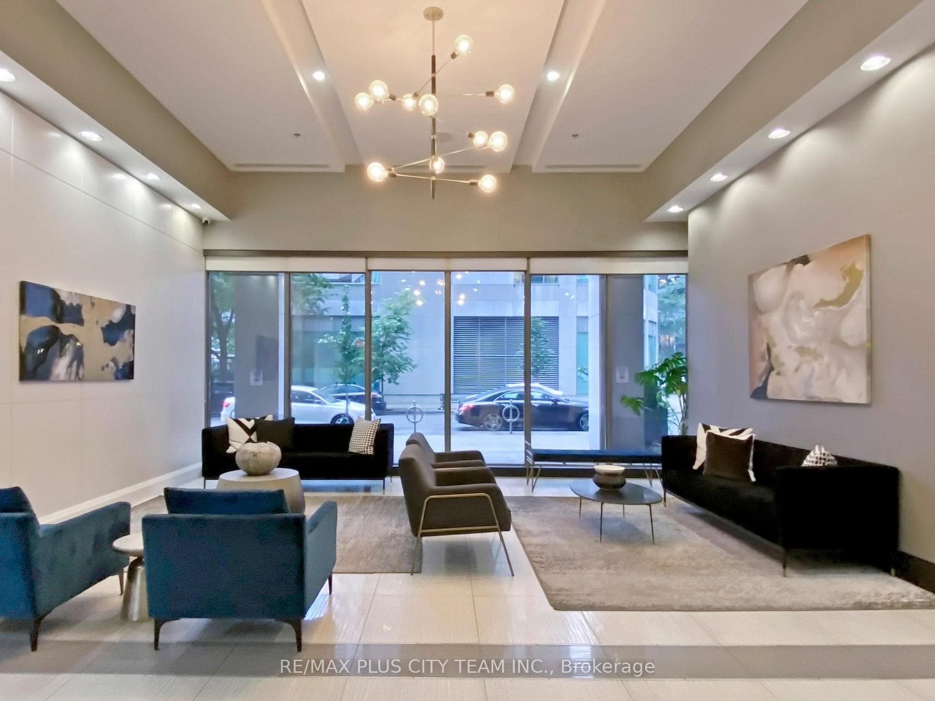 19 Grand Trunk Crescent Unit 1008 photo 31