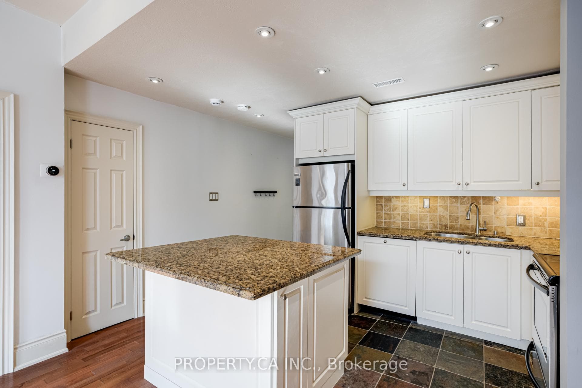 283 King Street Unit 201 photo 6