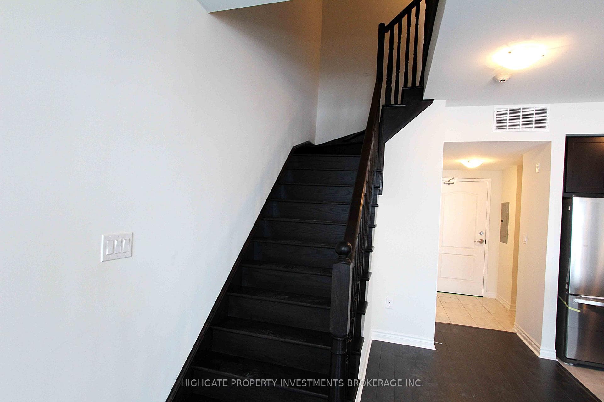3905 Major Mackenzie Drive Unit 229 photo 4