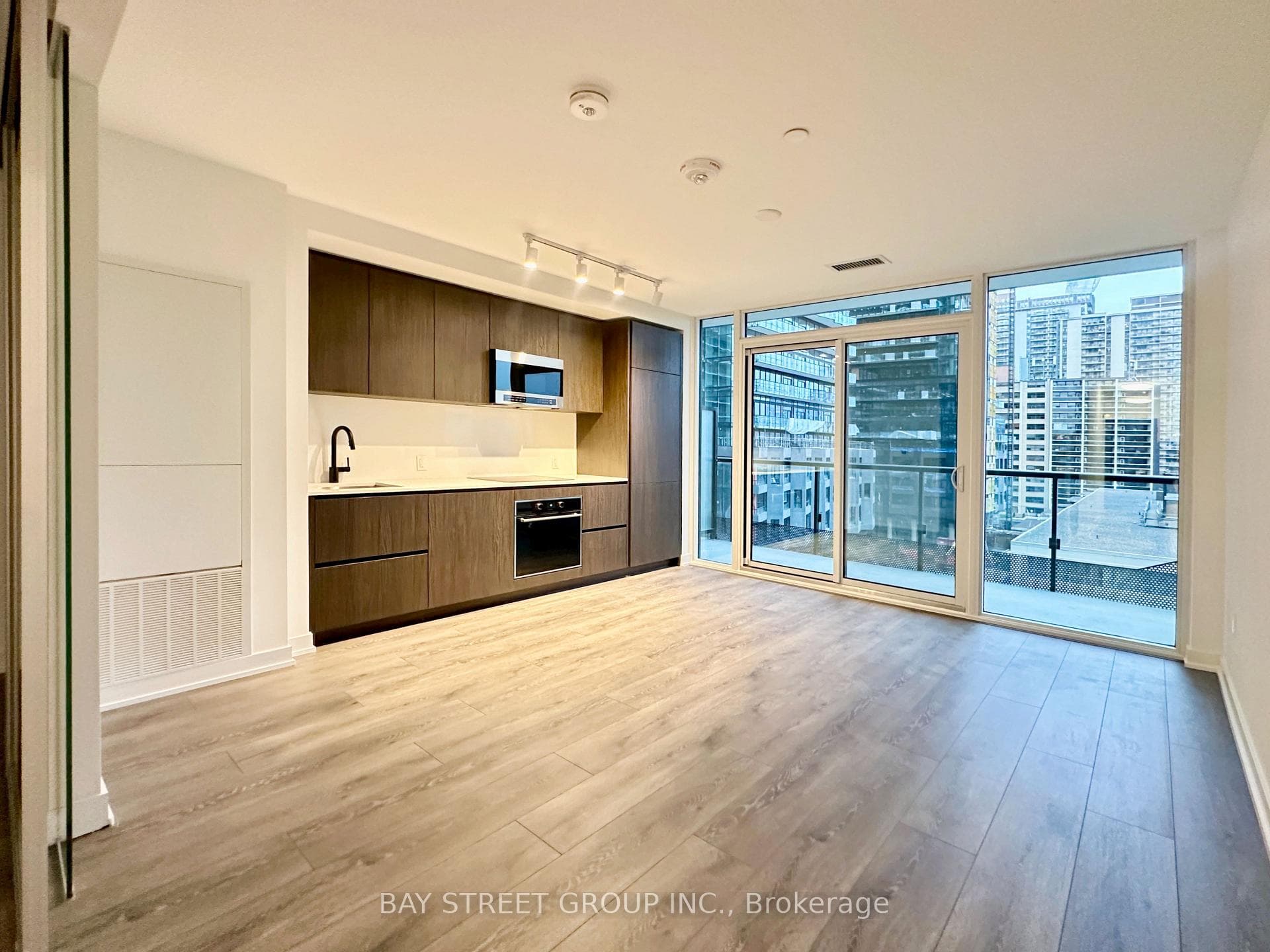117 BROADWAY Avenue Unit 611 photo 14