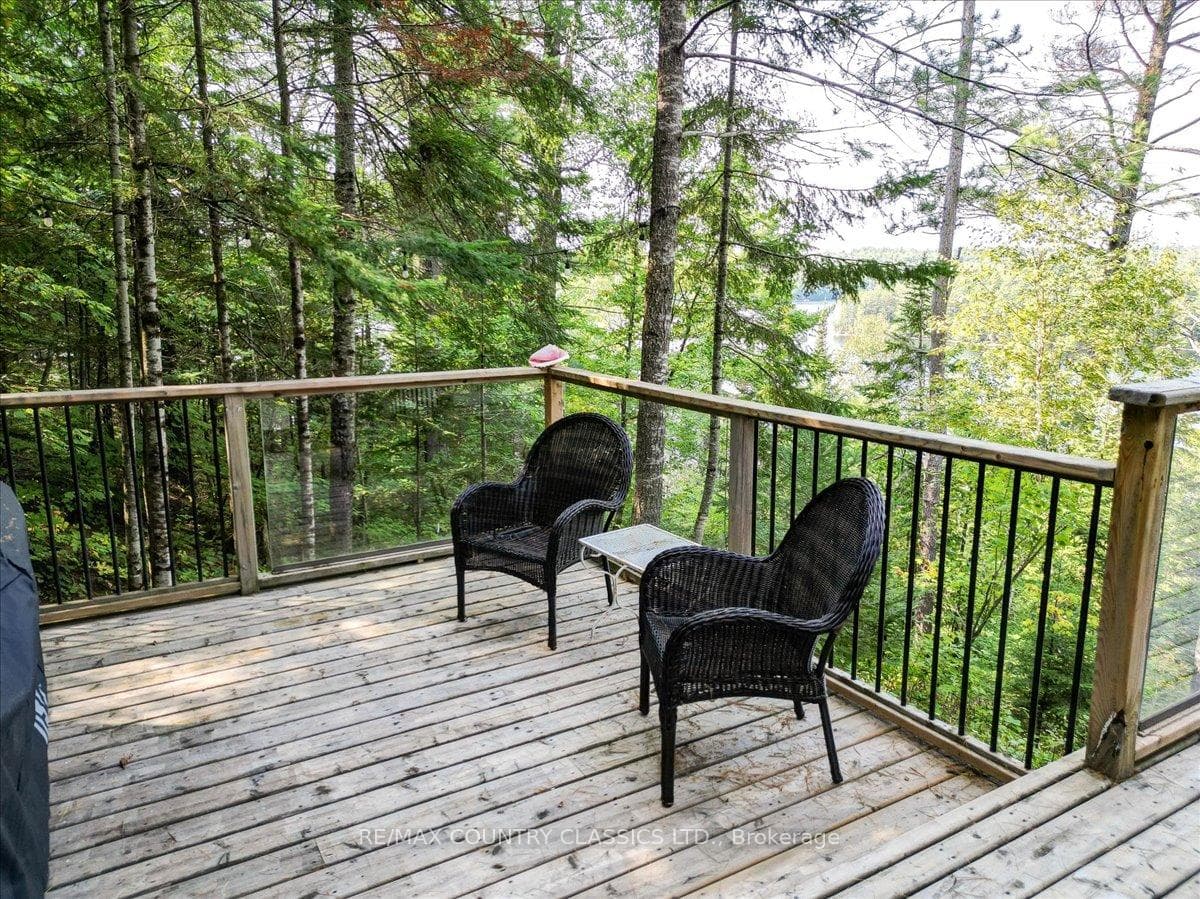 Lots of Deck Space