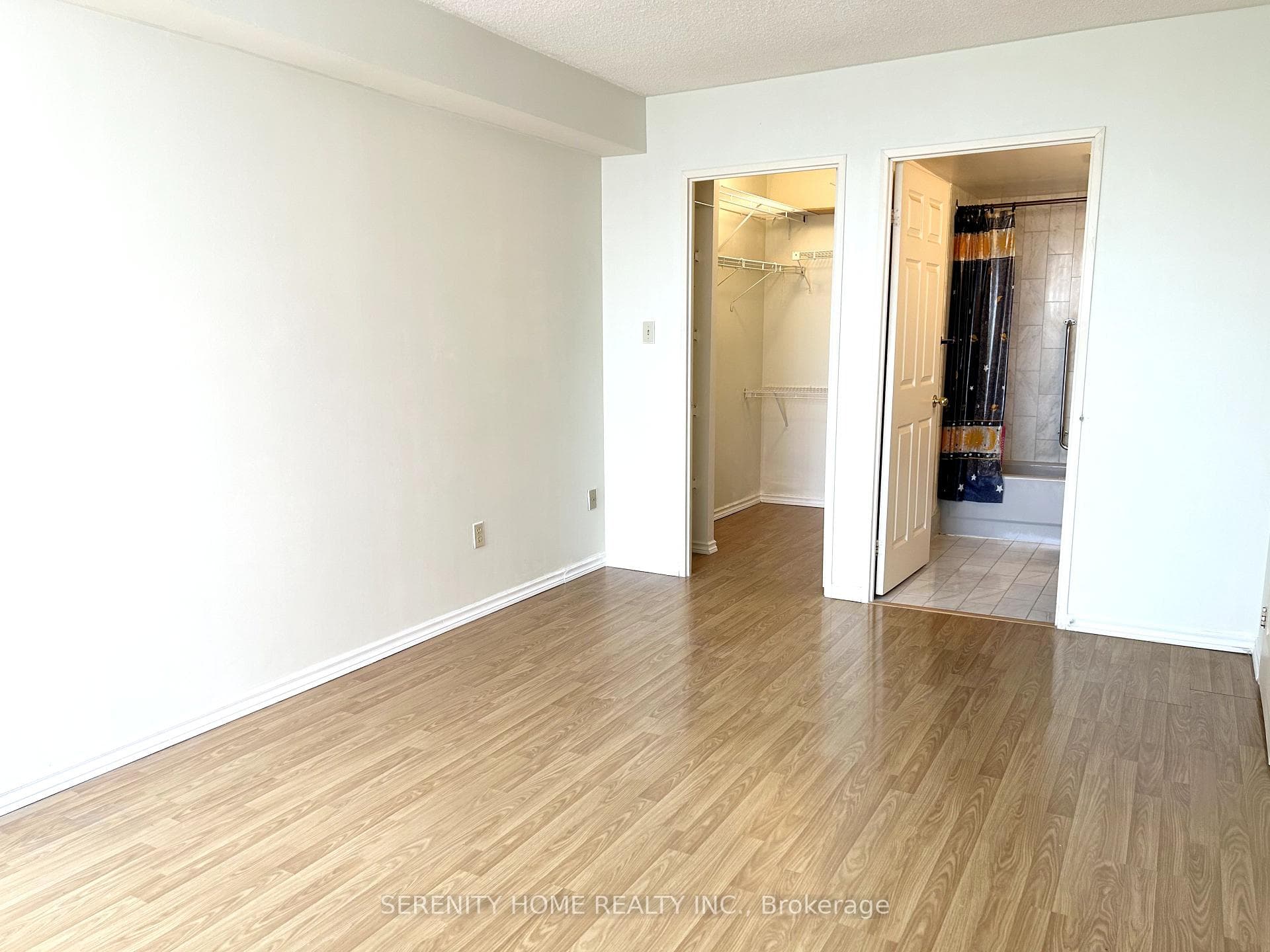 265 Enfield Place Unit 704 photo 17