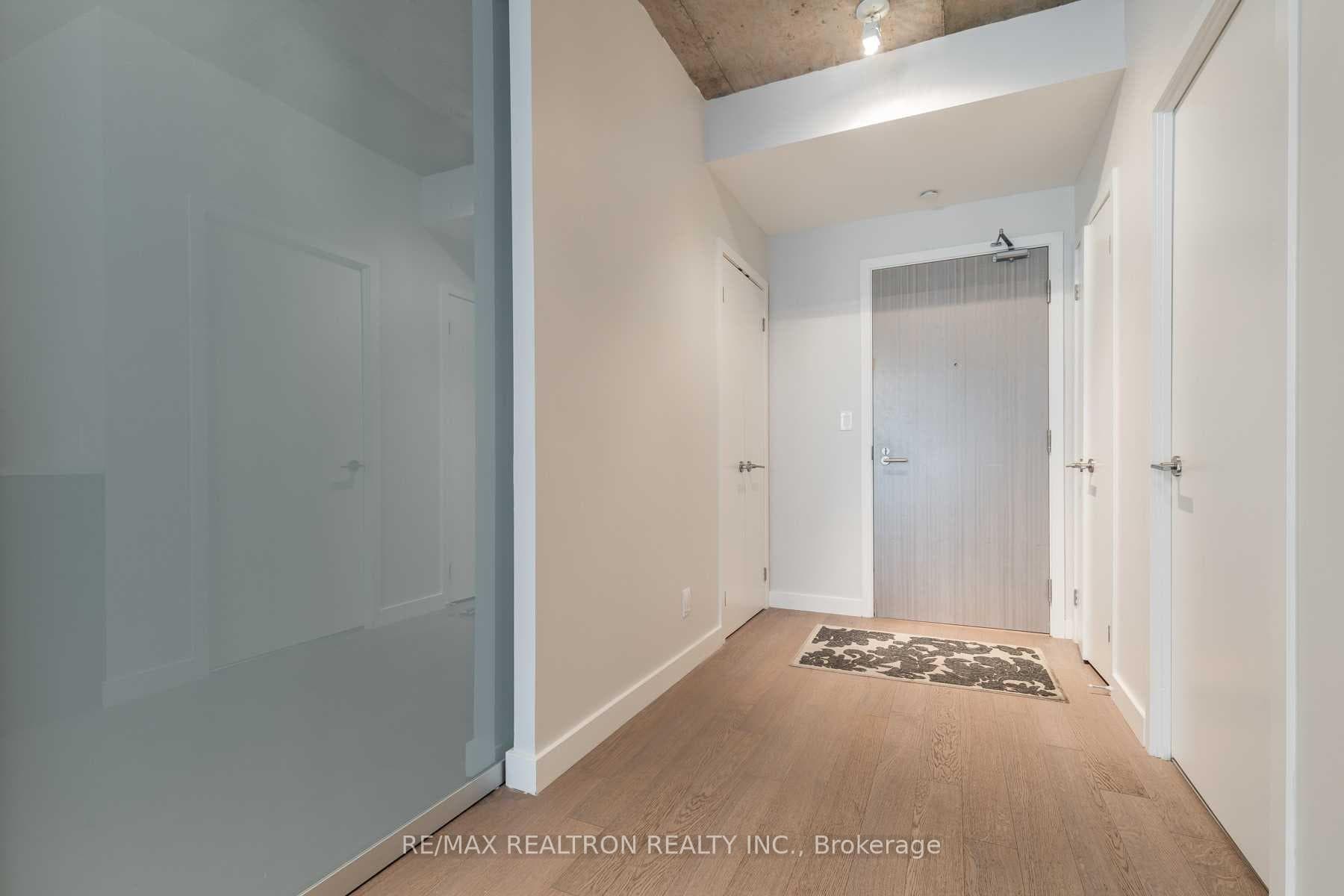 111 Bathurst Street Unit 1010 photo 3
