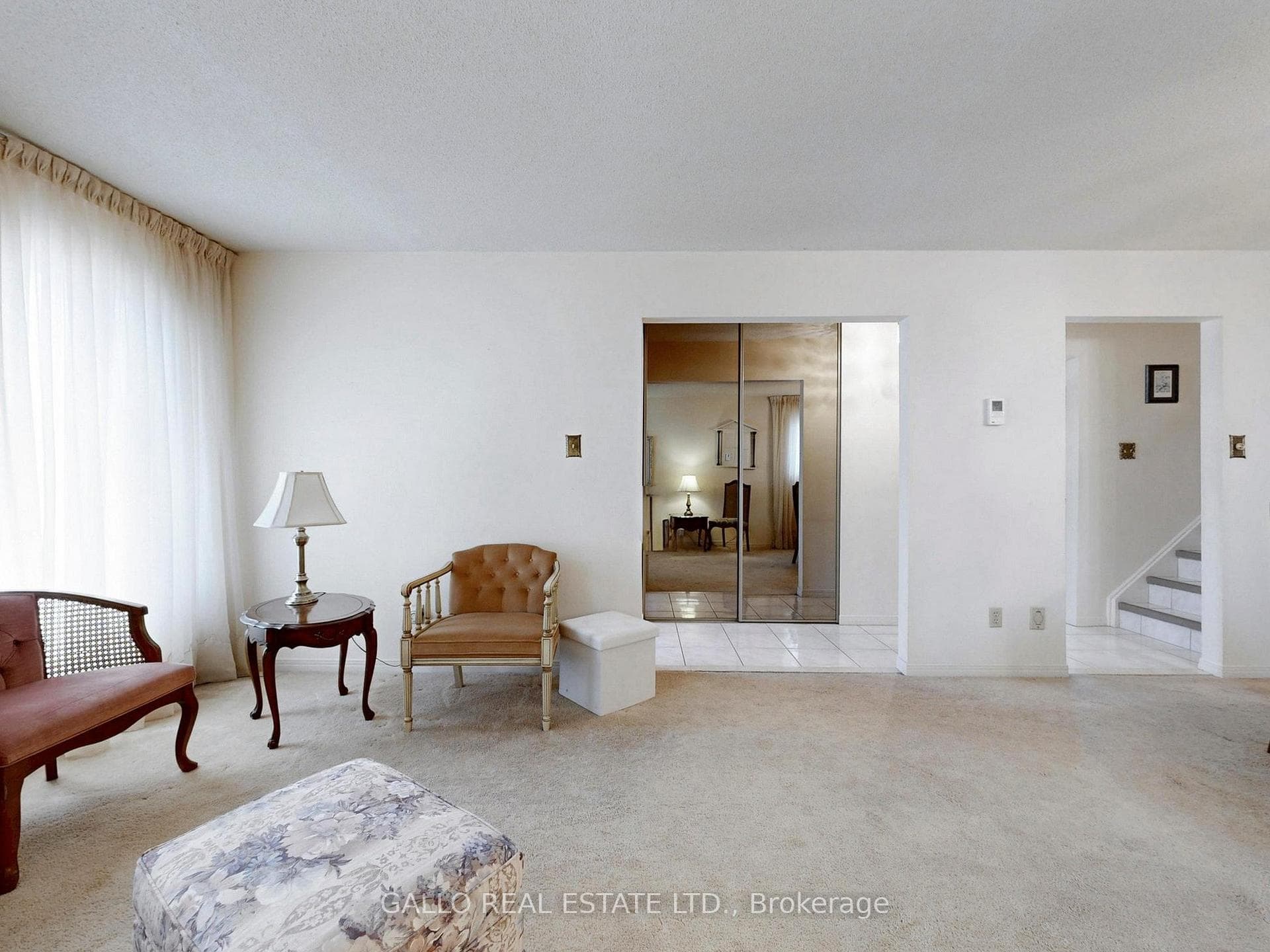 155 Goldhawk Trail photo 4