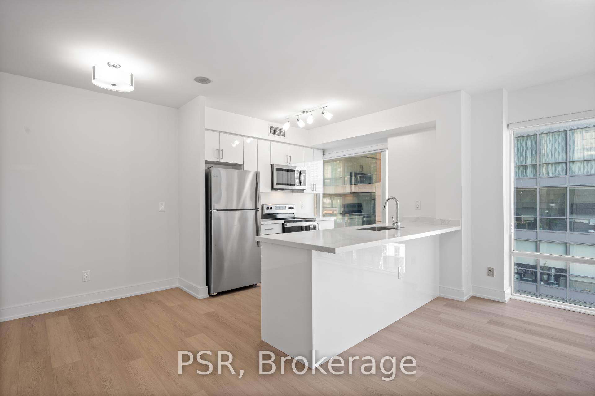 50 John Street Unit 1016 photo 5