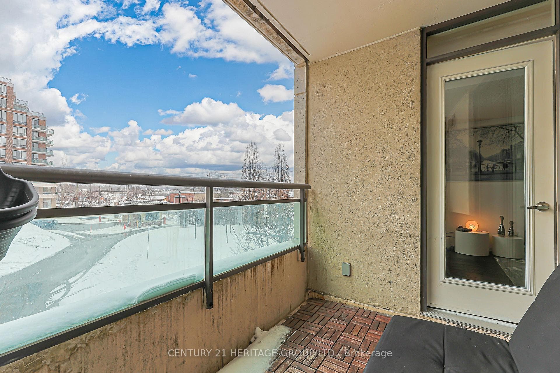 310 Red Maple Road Unit 211 photo 17