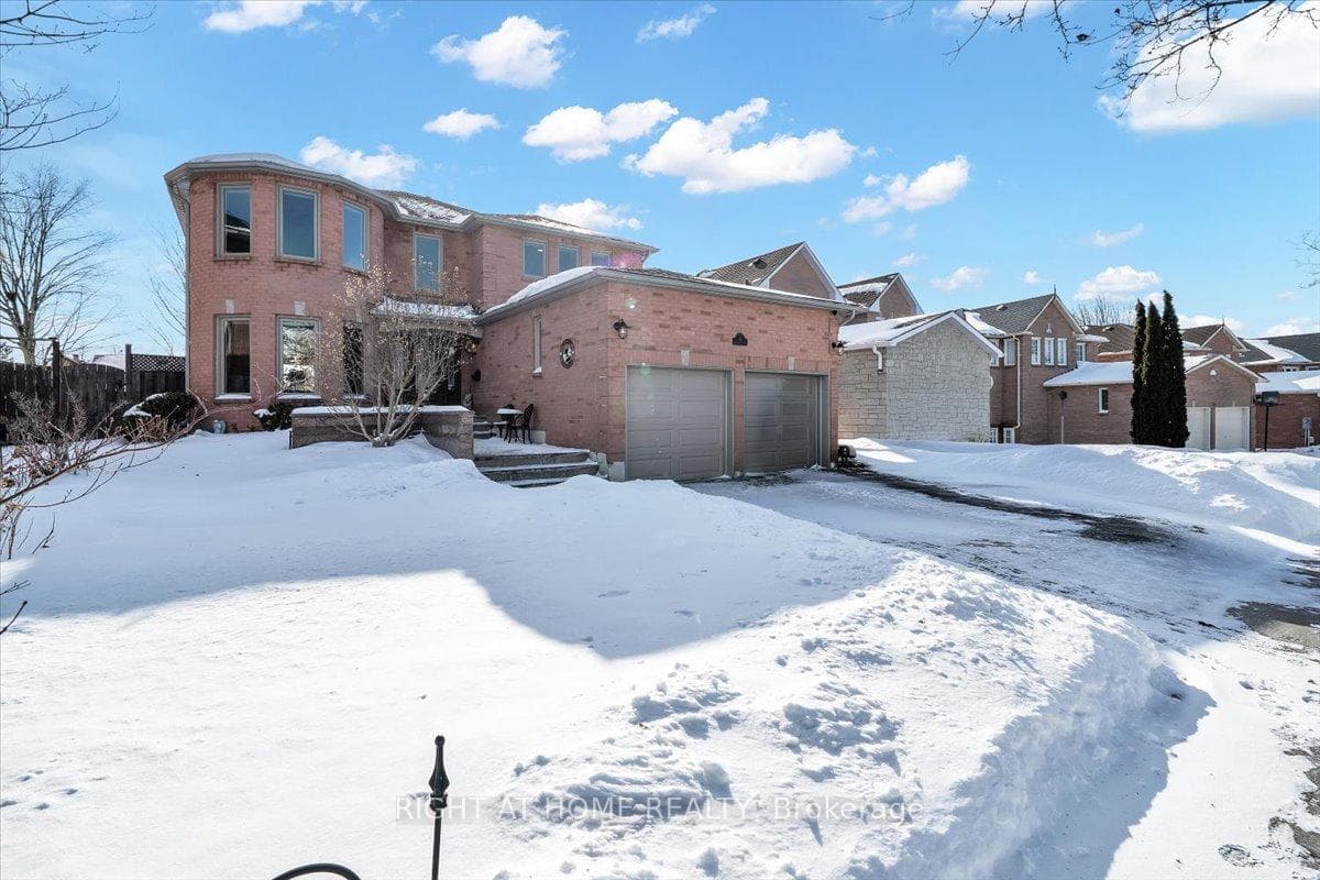 33 Willcocks Crescent photo 1