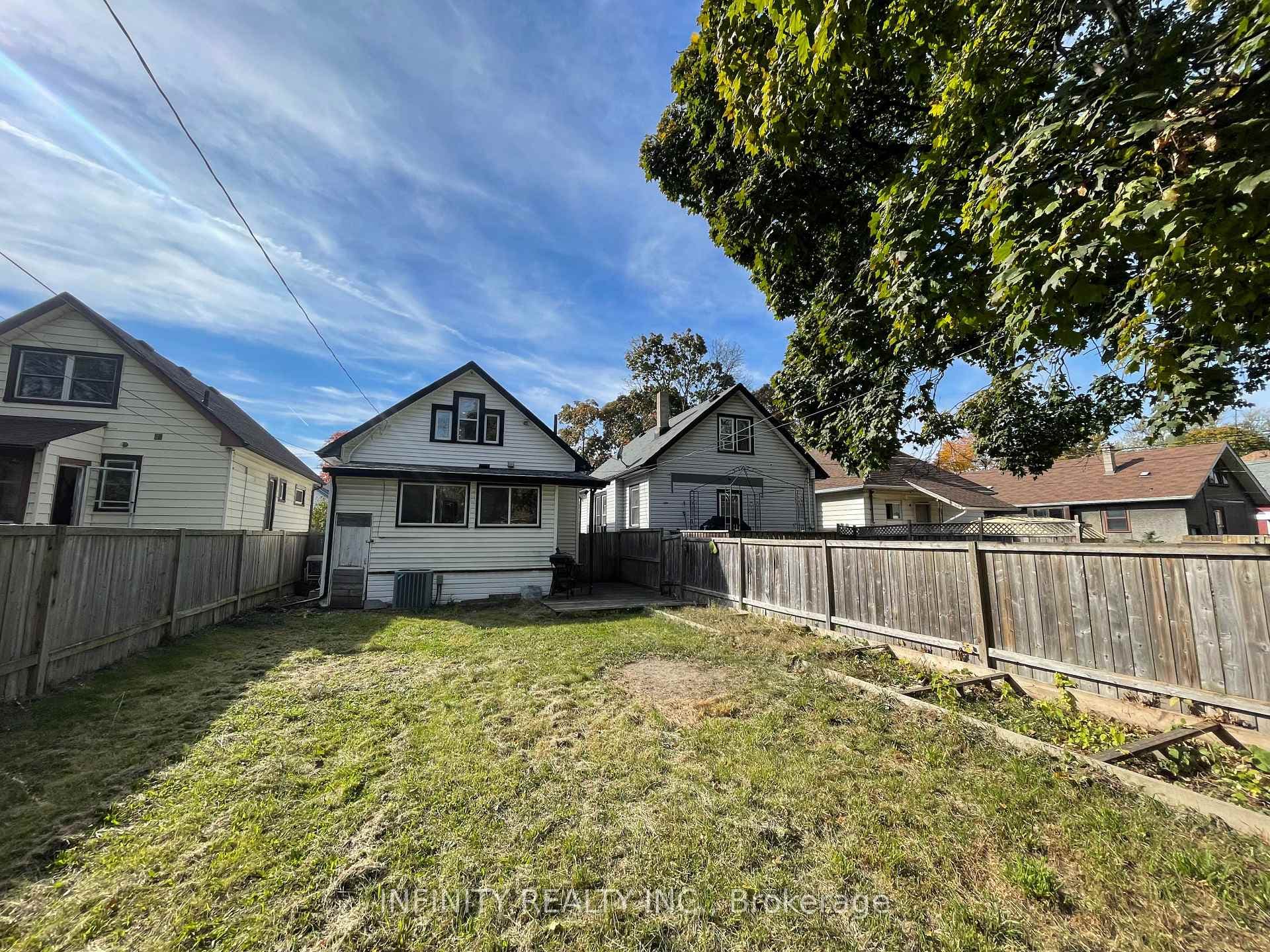 528 Elm Avenue photo 29