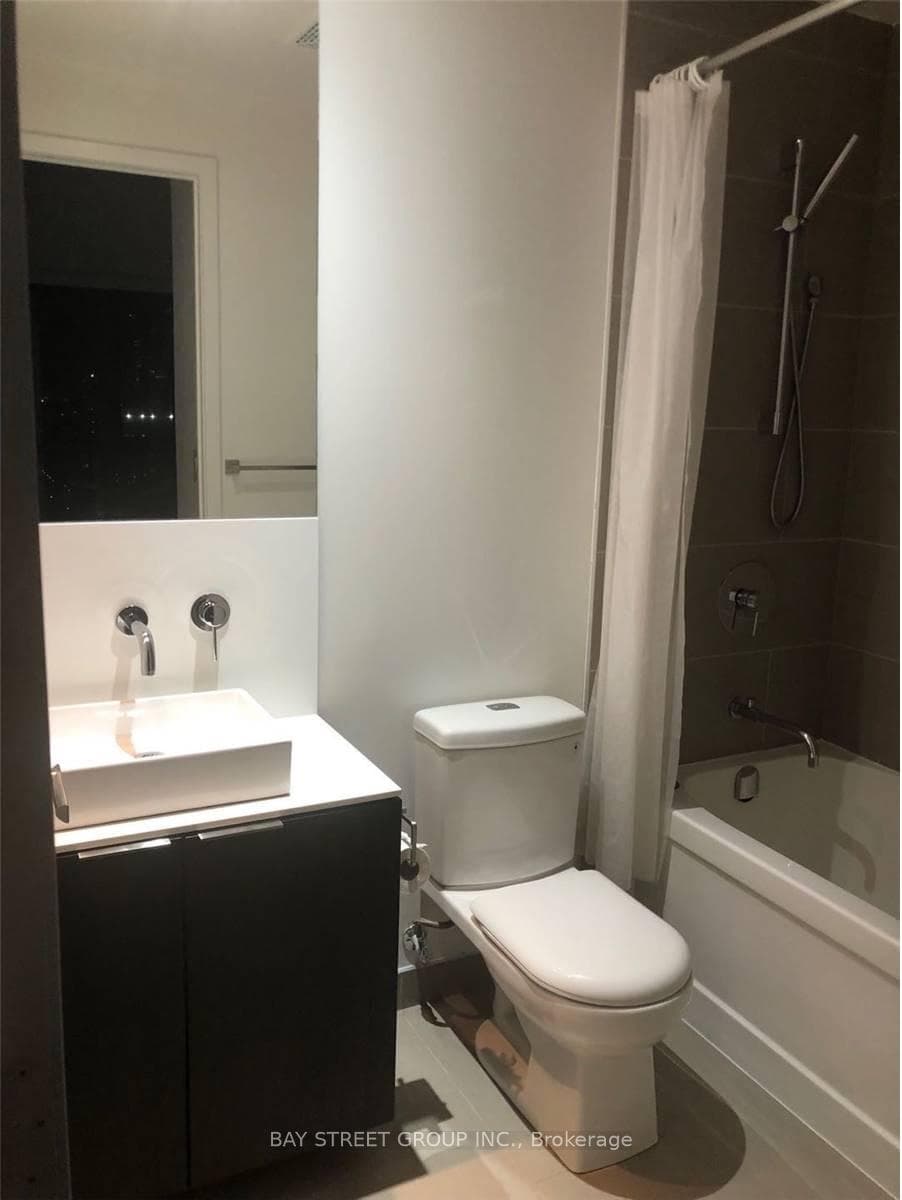 159 Dundas Street Unit 2607 photo 5