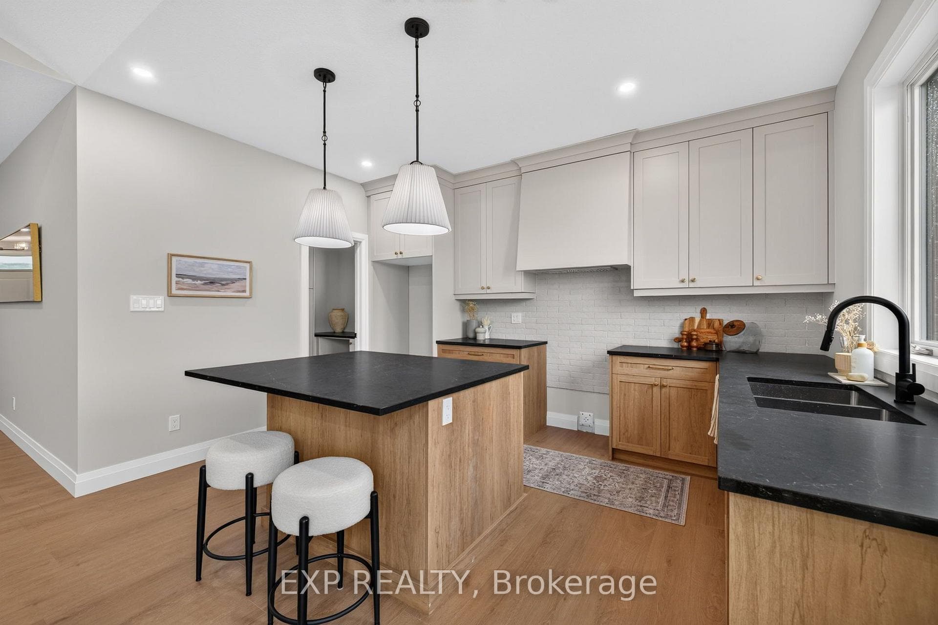 6 Sullivan Street photo 18