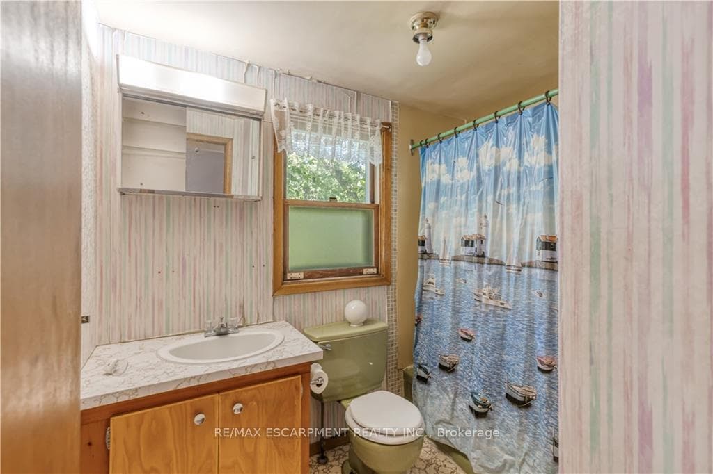 2389 Lakeshore Road photo 24