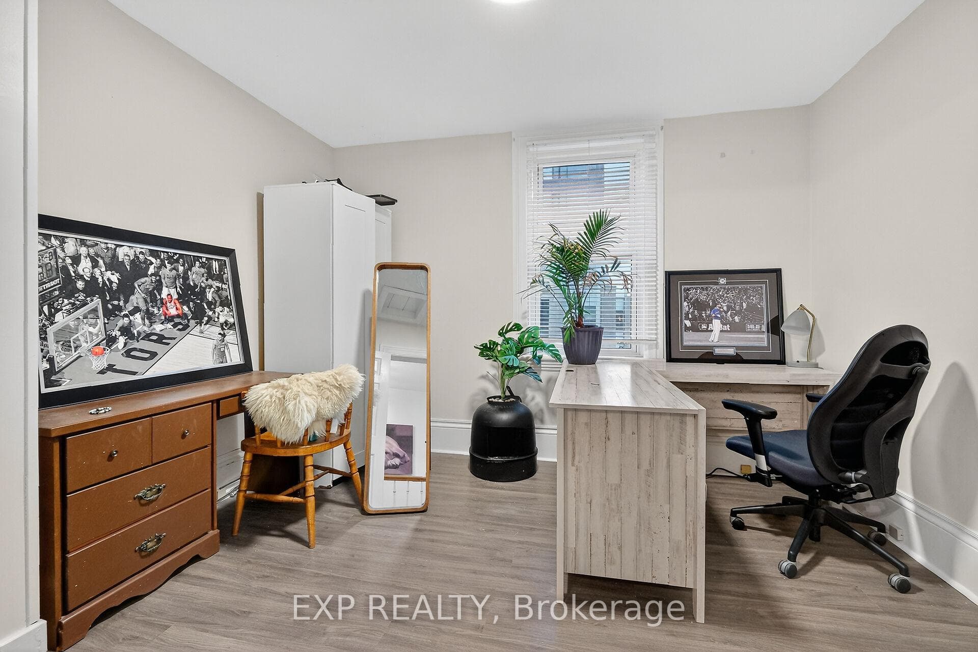 534 Rochester Street photo 18