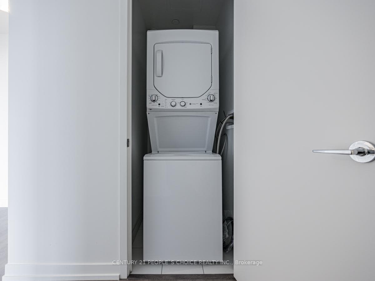 270 Dufferin Street Unit 713 photo 20