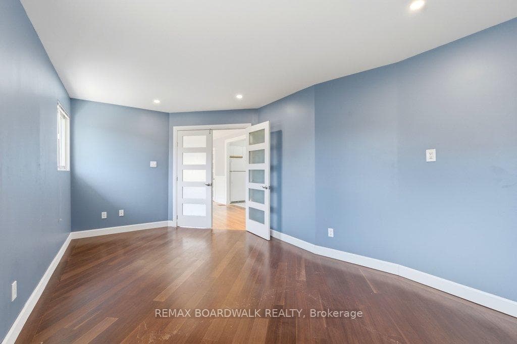 Large Main Bedroom