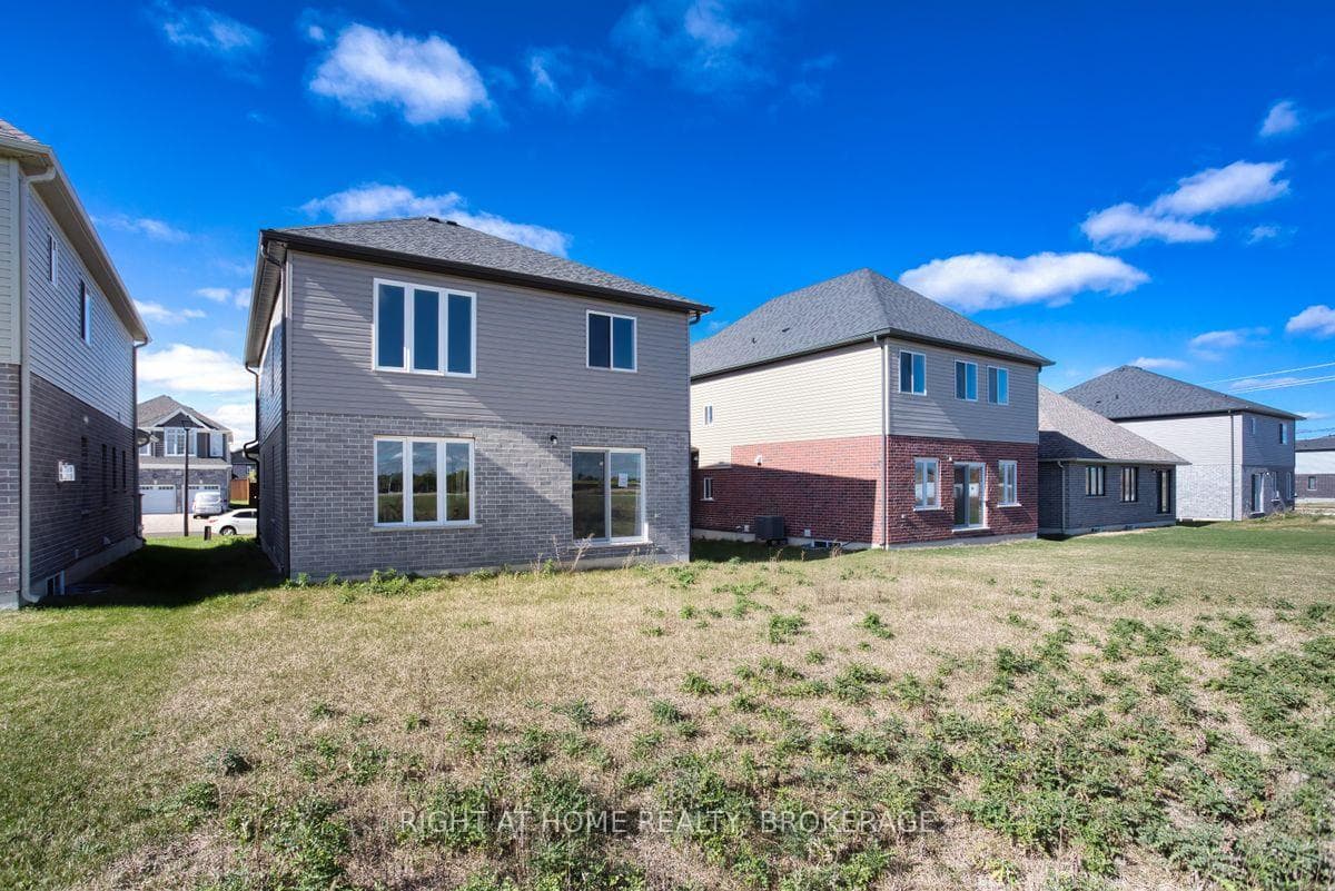 270 Bradshaw Drive photo 33