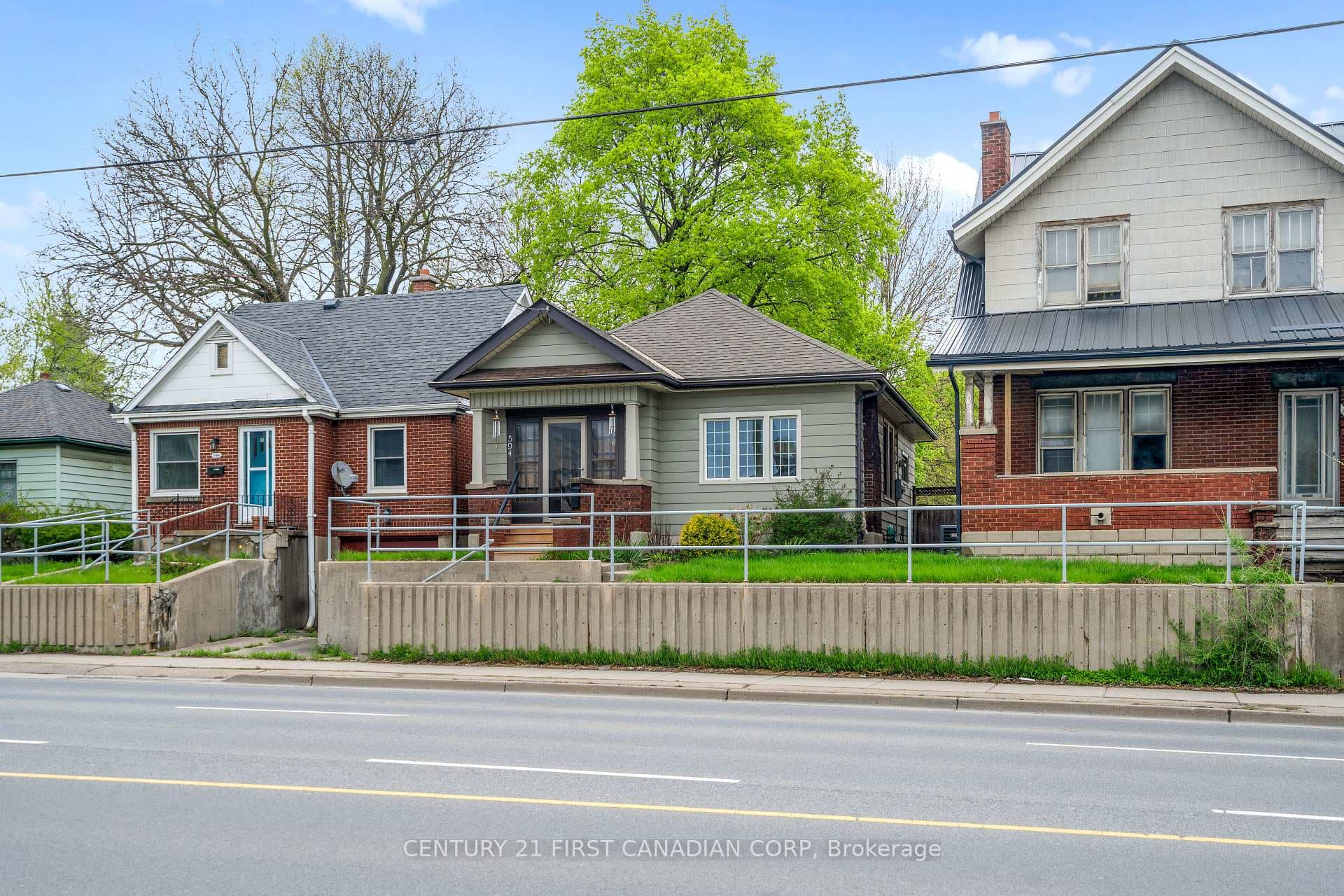 594 Highbury Avenue photo 2