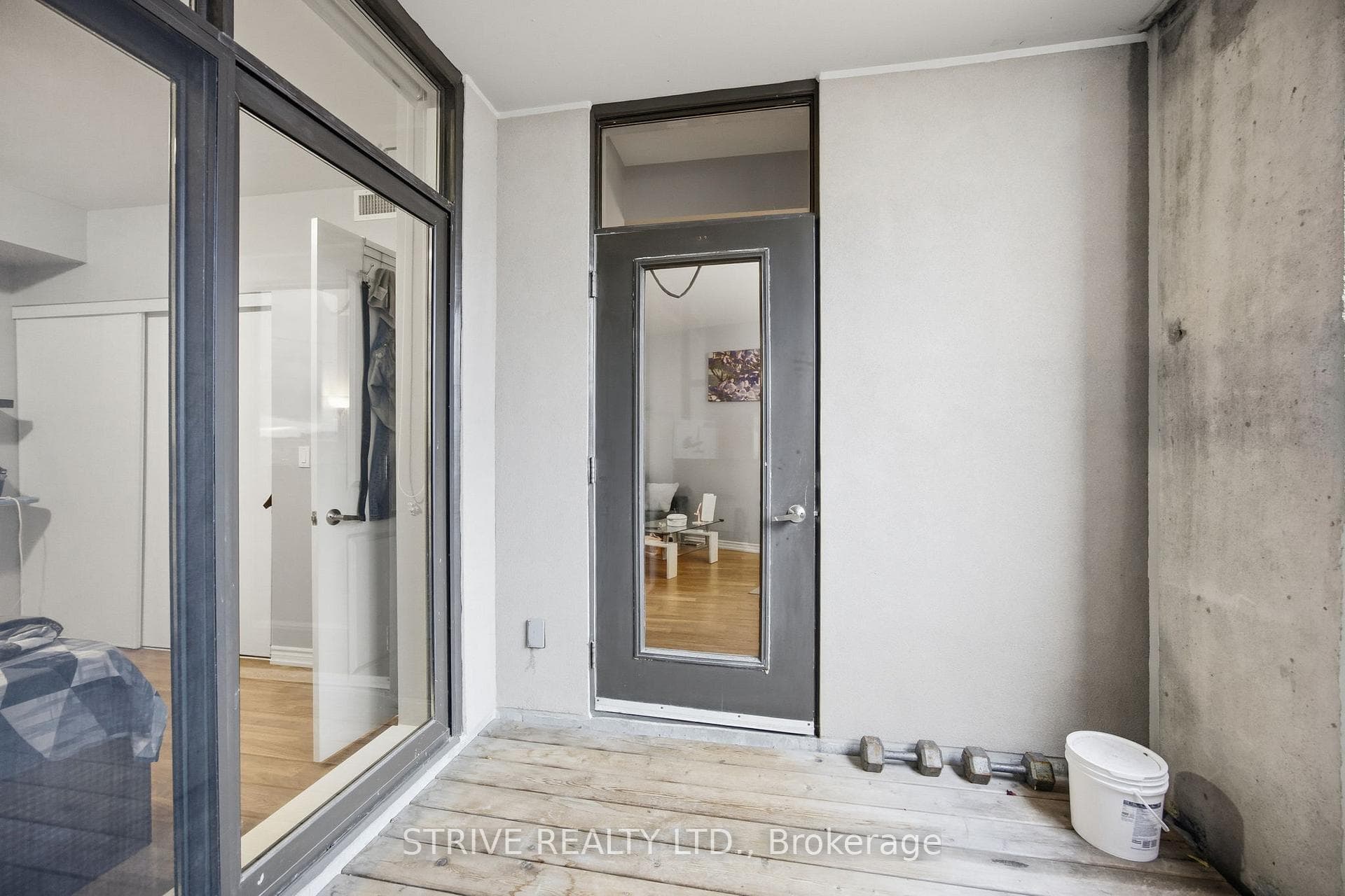 9225 Jane Street Unit 417 photo 23
