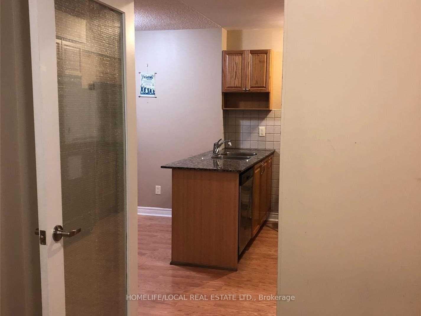 310 Burnhamthorpe Road Unit 3403 photo 13