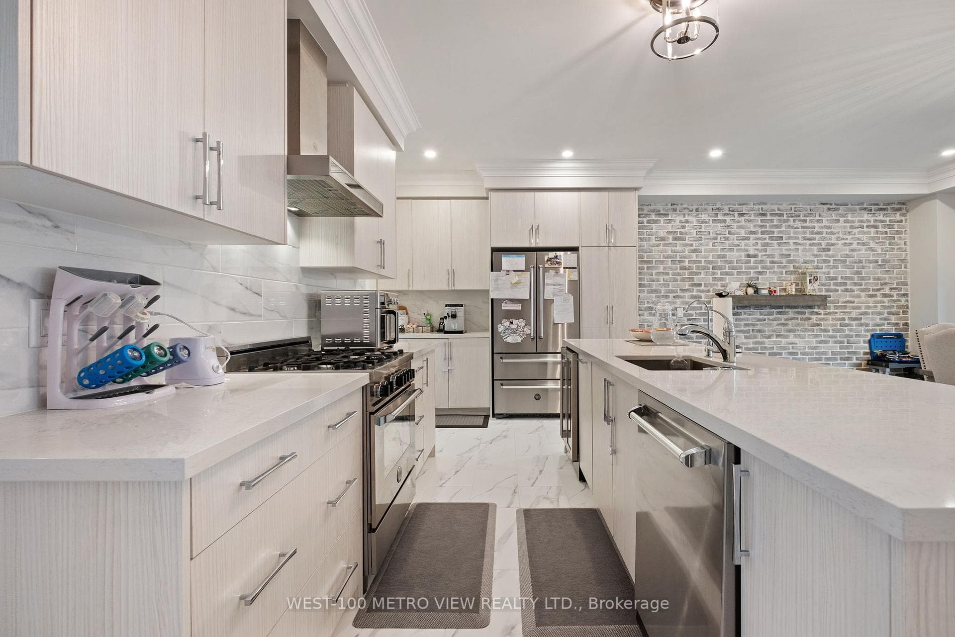 499 Dundas Street photo 14