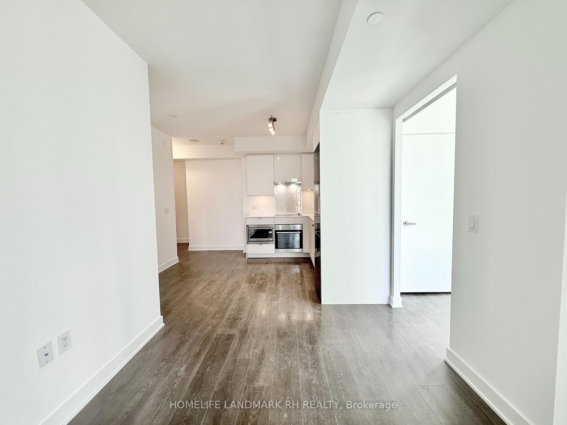 195 Redpath Avenue Unit 1912 photo 5