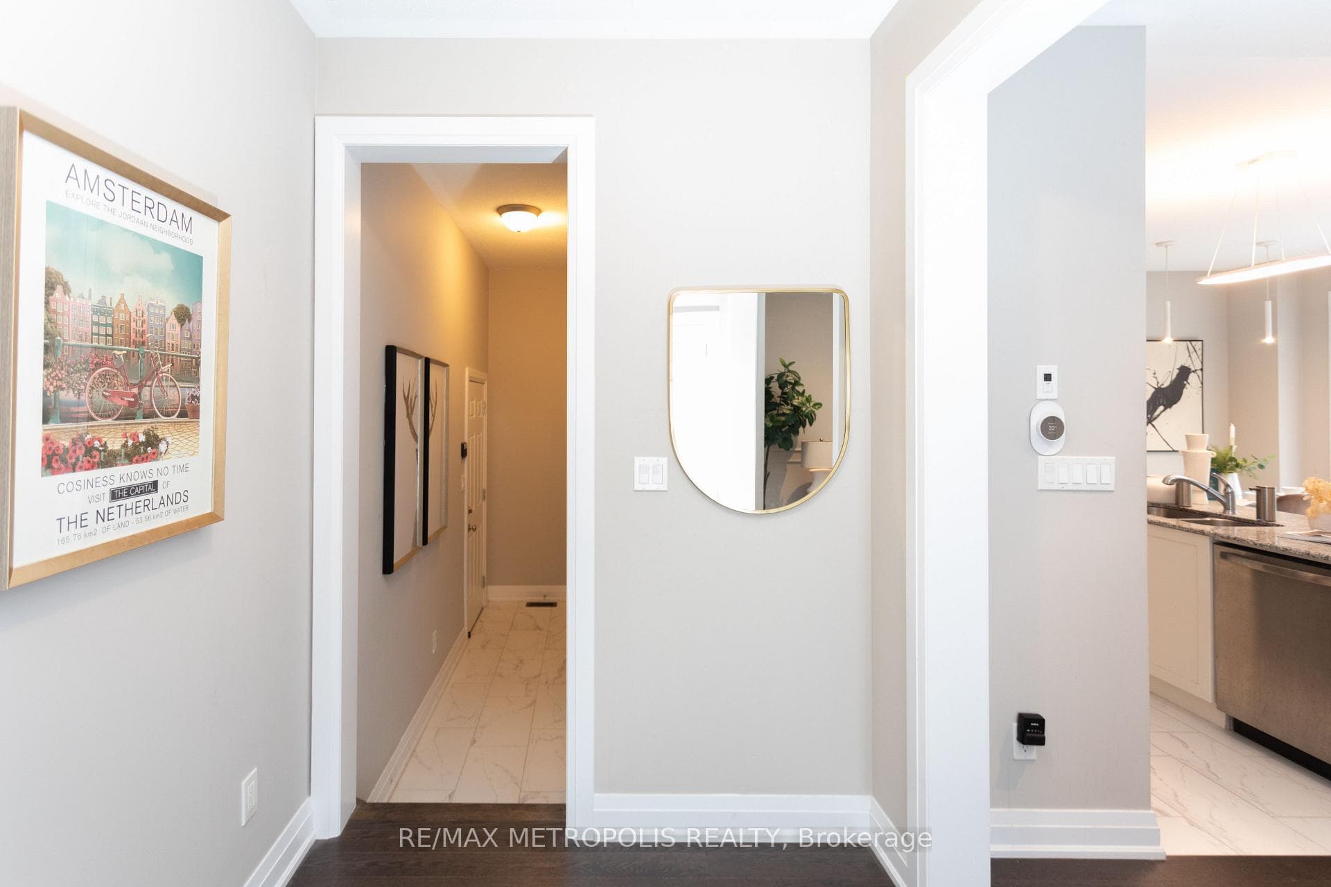 1084 Orenda Street photo 10