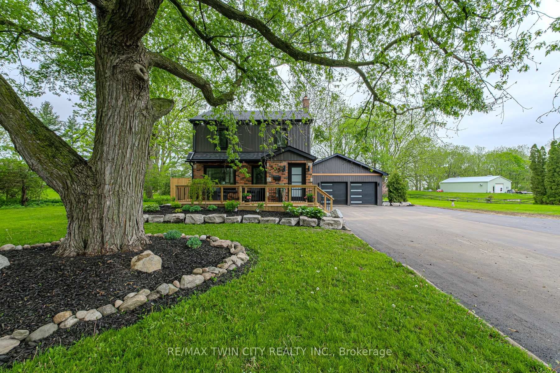 556 Paris Road photo 1