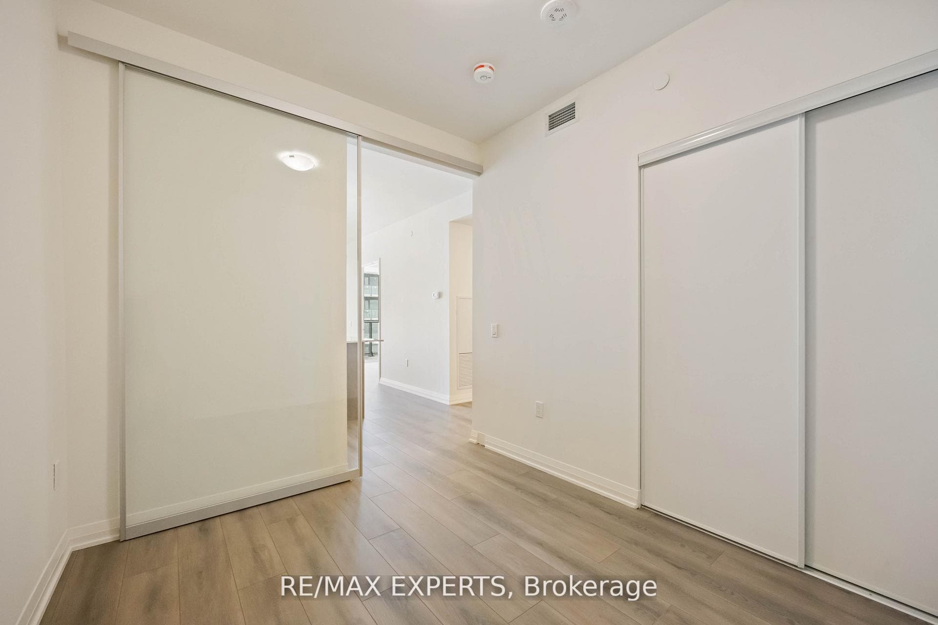 8960 Jane Street Unit 1002 photo 18