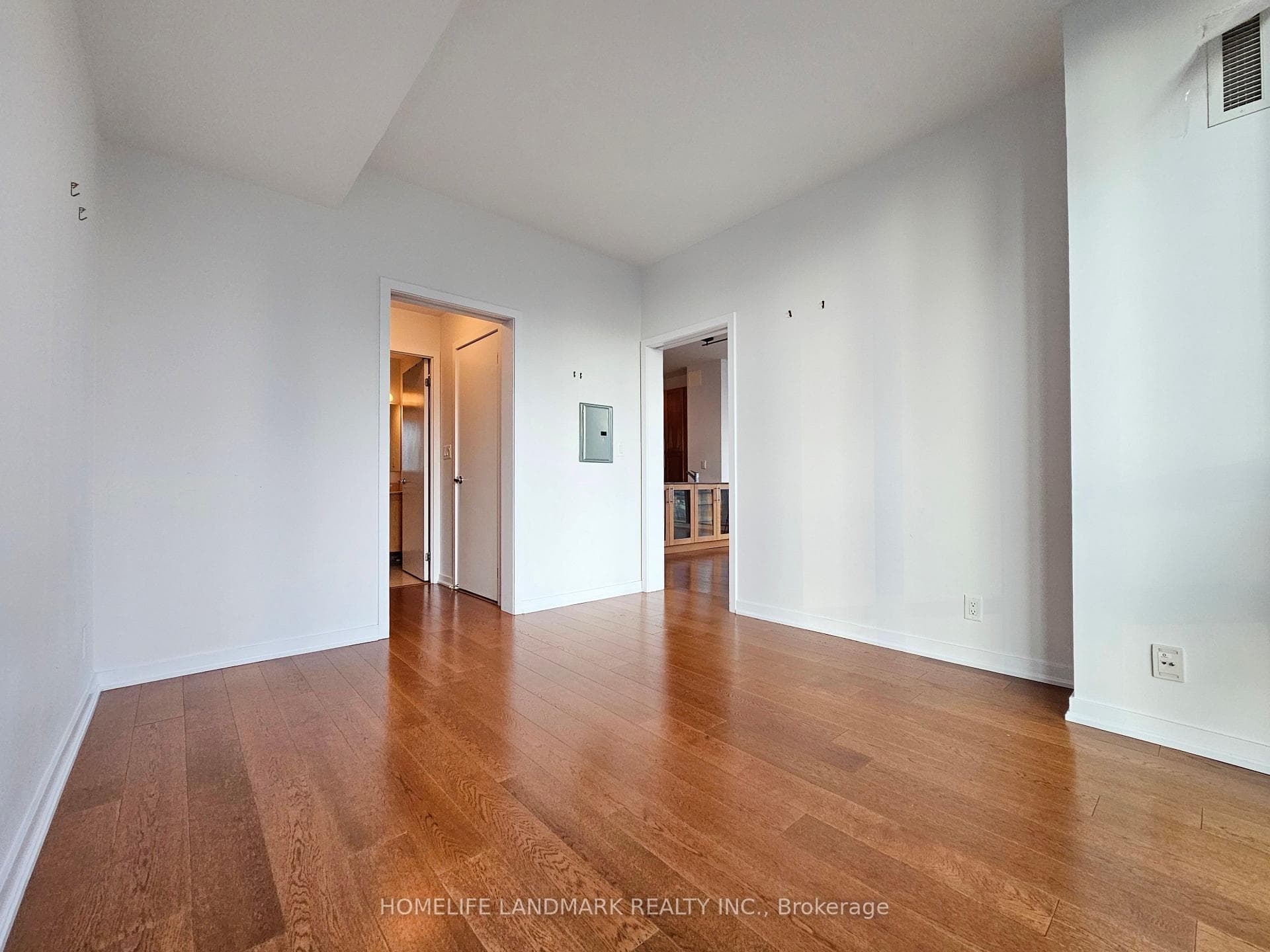 33 Lombard Street Unit 3301 photo 13