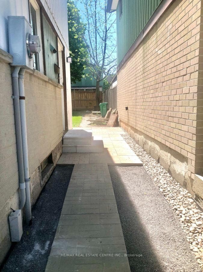 68 Jackman Drive photo 2