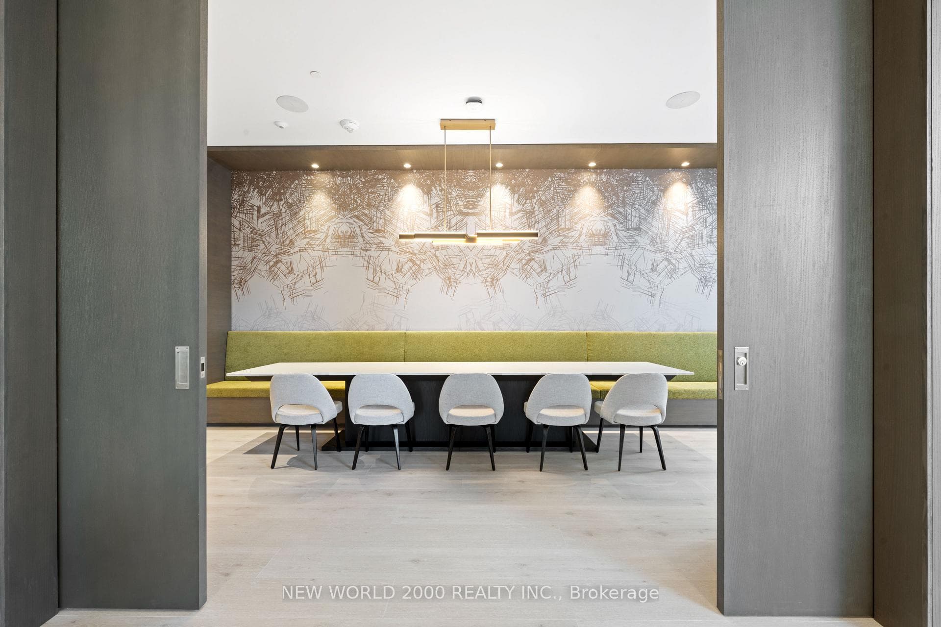 Super Club - Dining Room