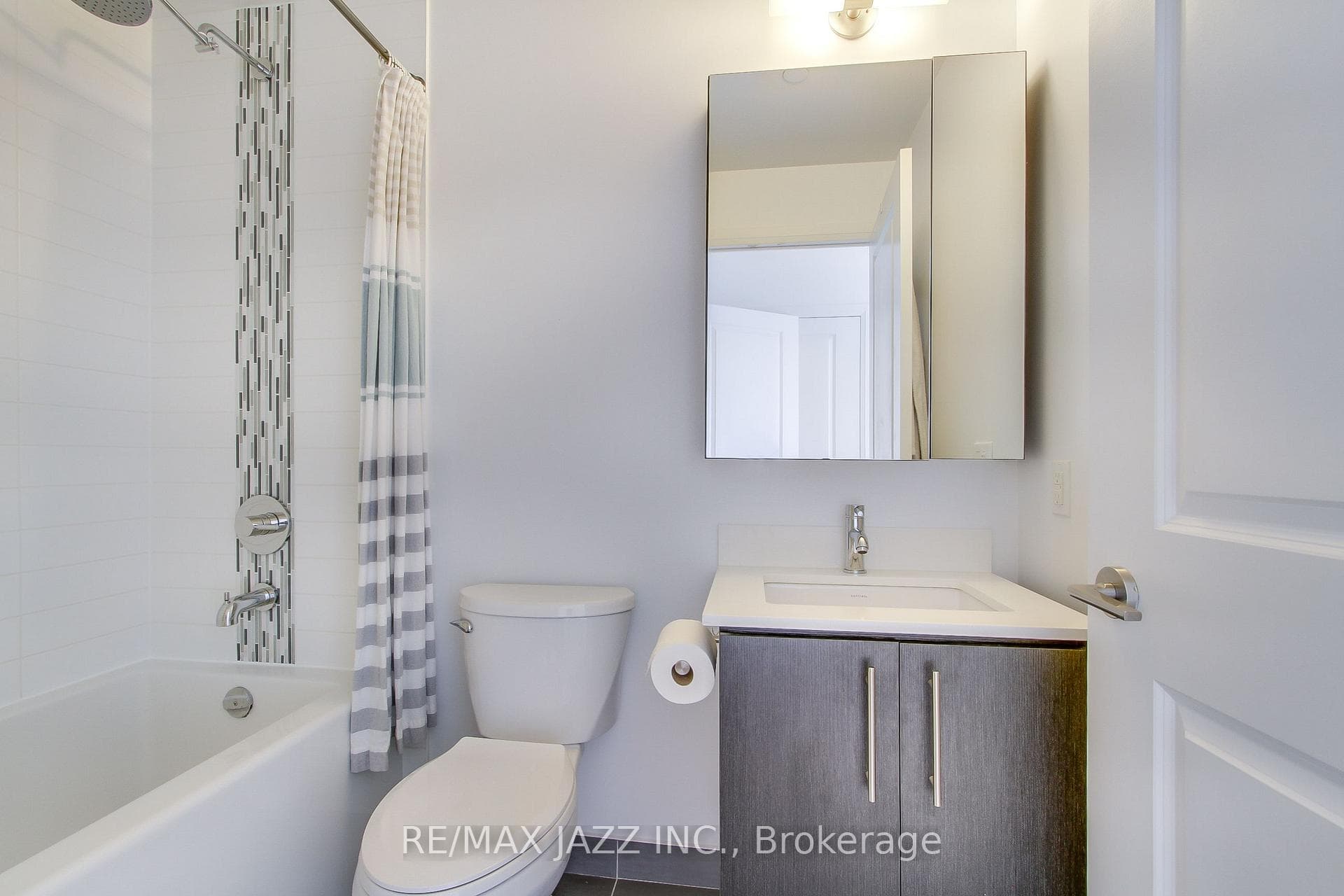 55 Oneida Crescent Unit 703 photo 9
