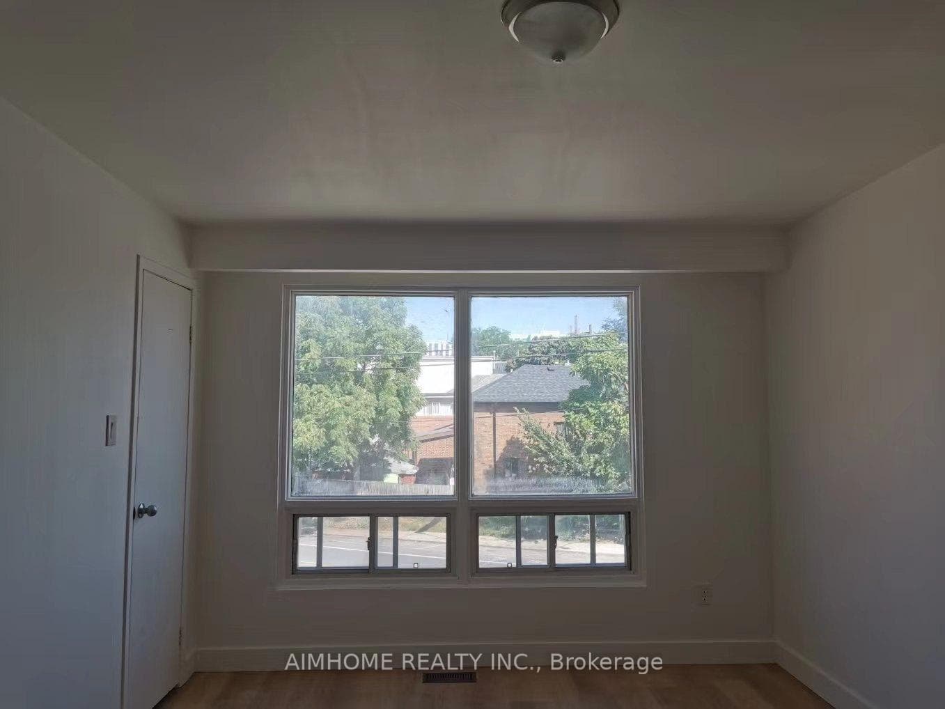 2097 Davenport Road photo 5