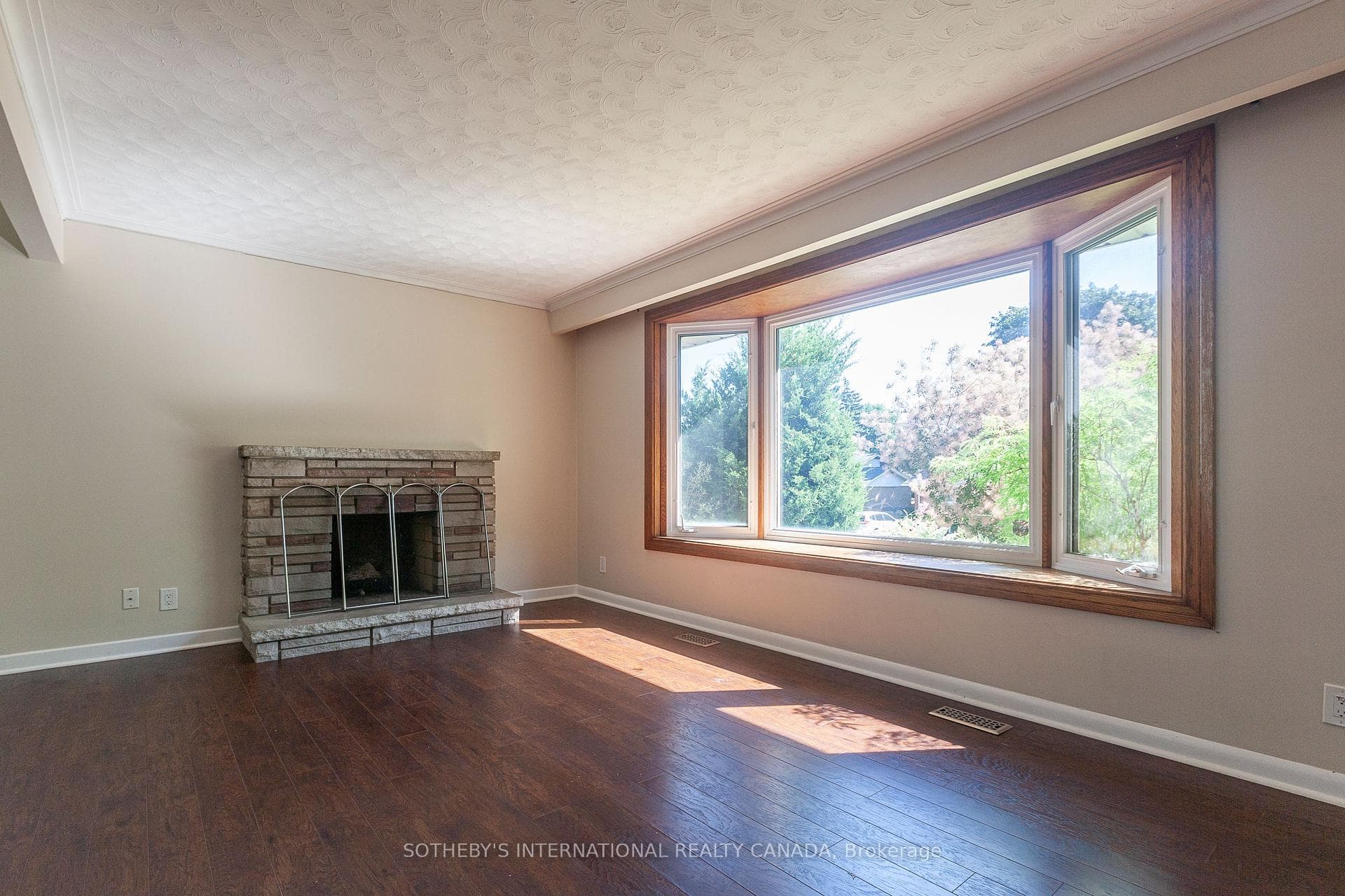 1461 Moss Glen Road photo 6