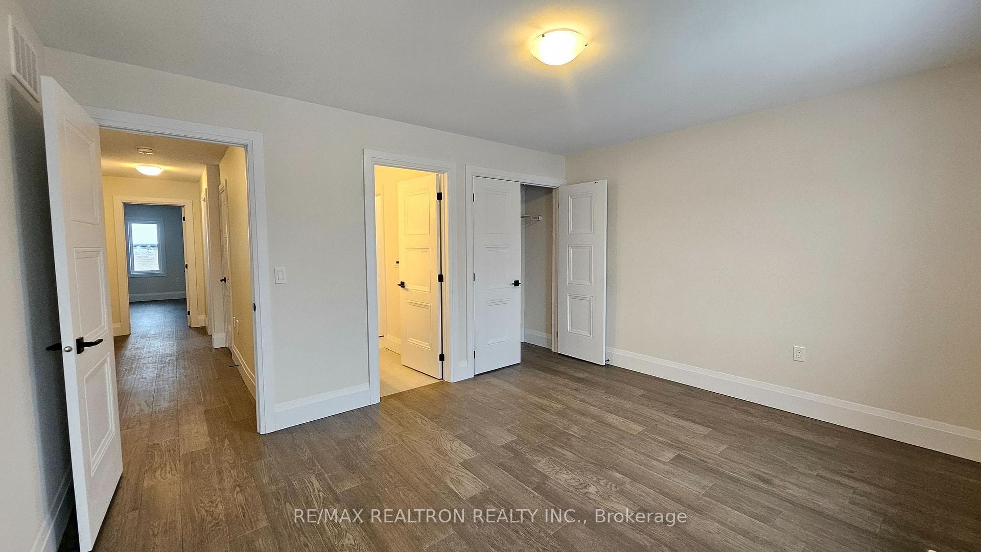 672 Lemay Grove photo 15