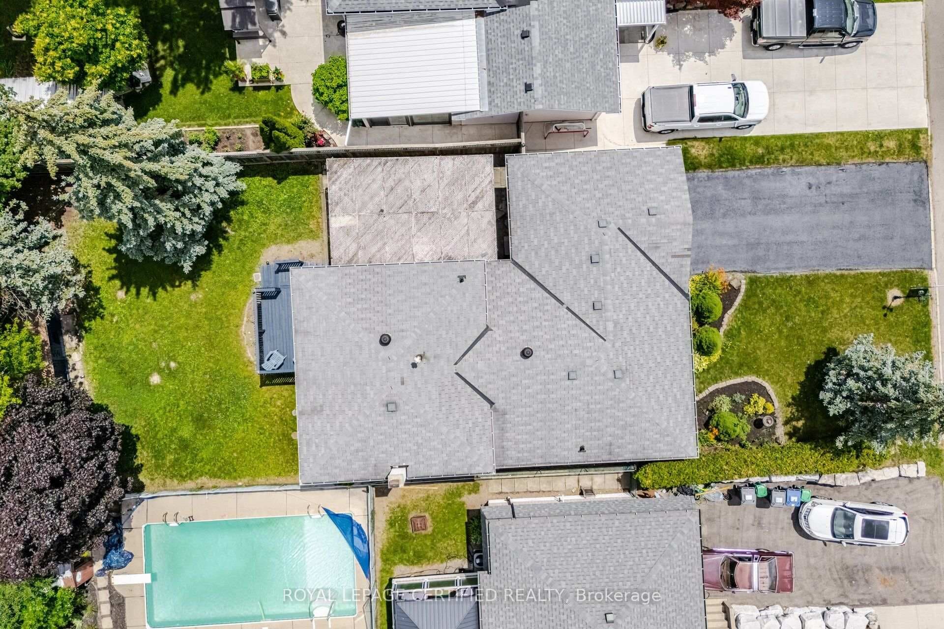 33 Grassmere Crescent photo 2