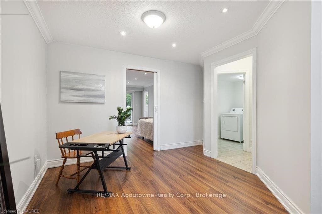1062 LINDSAY Drive photo 32