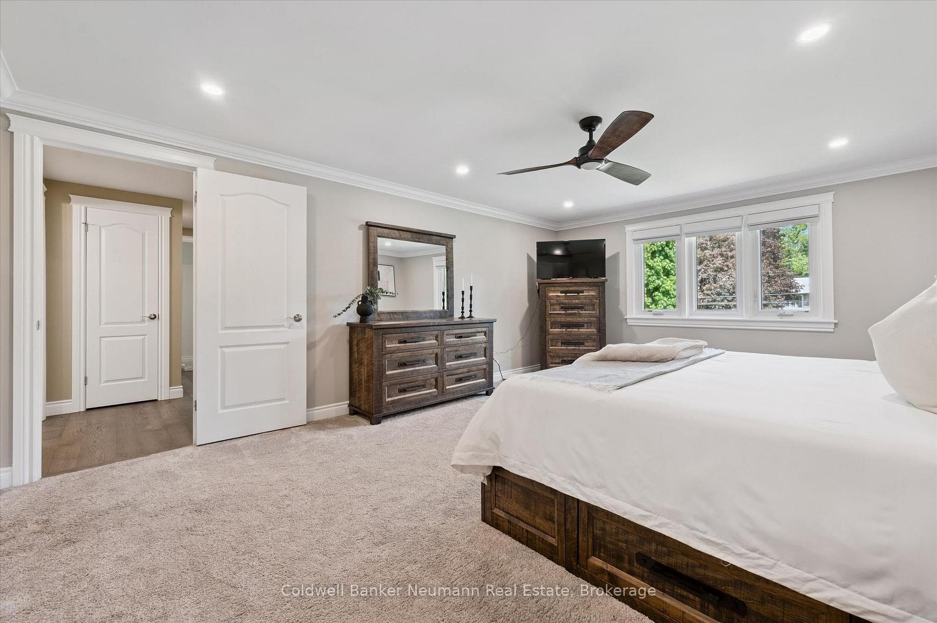 1564 Mannheim Road photo 45