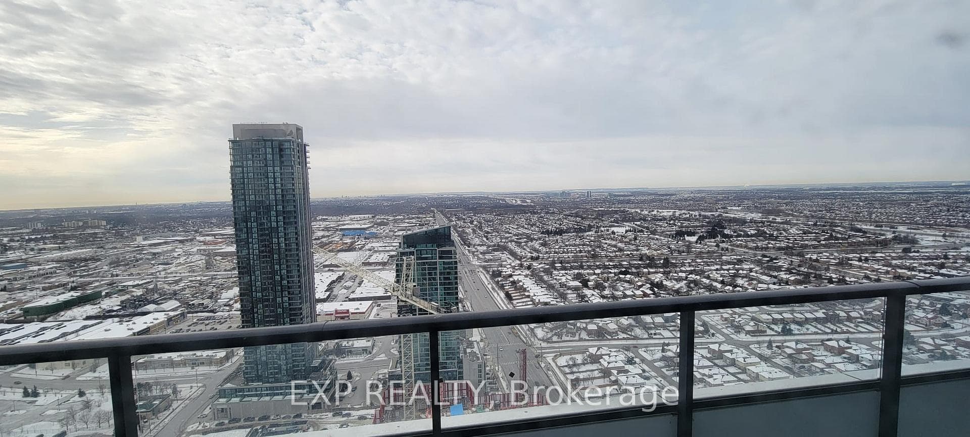 448 Burnhamthorpe Road Unit 3811 photo 3