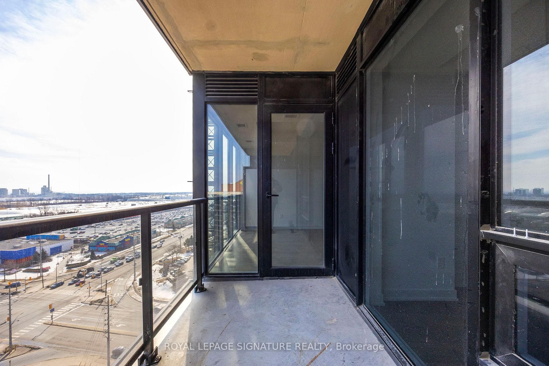1035 Southdown Road Unit 1607 photo 25